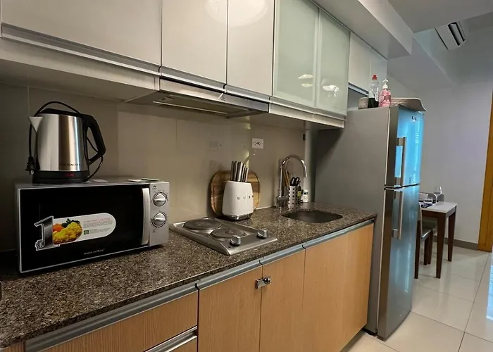 Modern Nordic 1br Big Queen Bed Uptown Bgc Apartment Manila